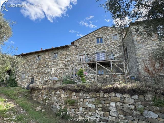 Villetta indipendente in vendita di 370 m²