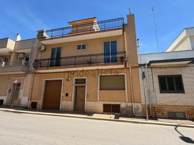 Villetta indipendente in vendita di 370 m² in Via Conversano, 17