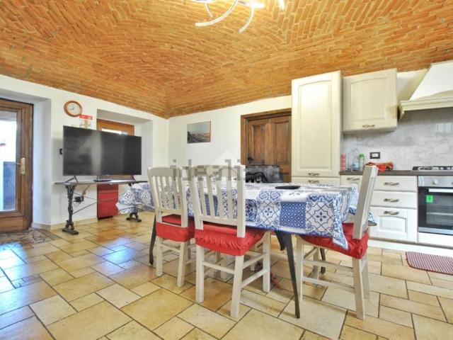 Villetta indipendente in vendita di 370 m² in Via Alessandro Manzoni, 26