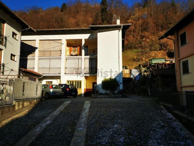 Villetta indipendente in vendita di 370 m² in Via beata al monte