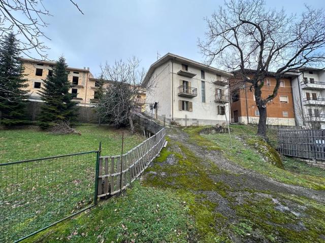 Villetta indipendente in vendita di 370 m² in Via Gran Sasso, 4