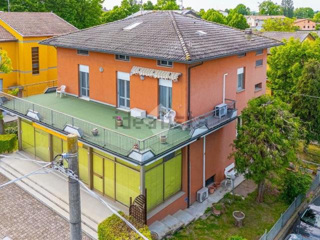 Villetta indipendente in vendita di 370 m² in Via Don Matteo Romani, 1