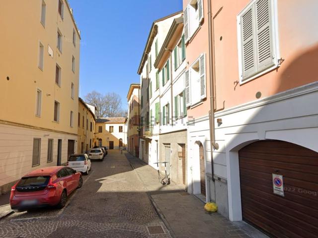 Villetta indipendente in vendita di 370 m² in Via dei Farnese
