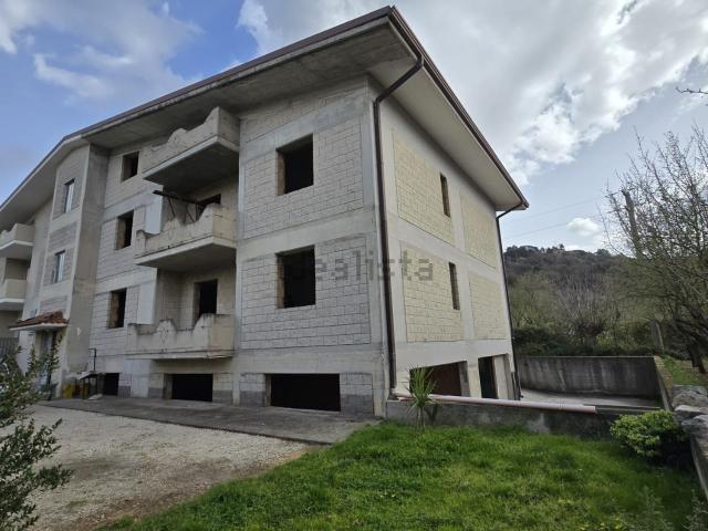 Villetta indipendente in vendita di 370 m² in Via iungito