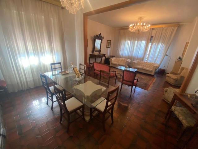 Villetta indipendente in vendita di 370 m² in Via Montalese