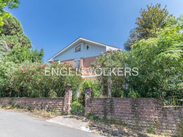 Villetta indipendente in vendita di 370 m² in Via Morino