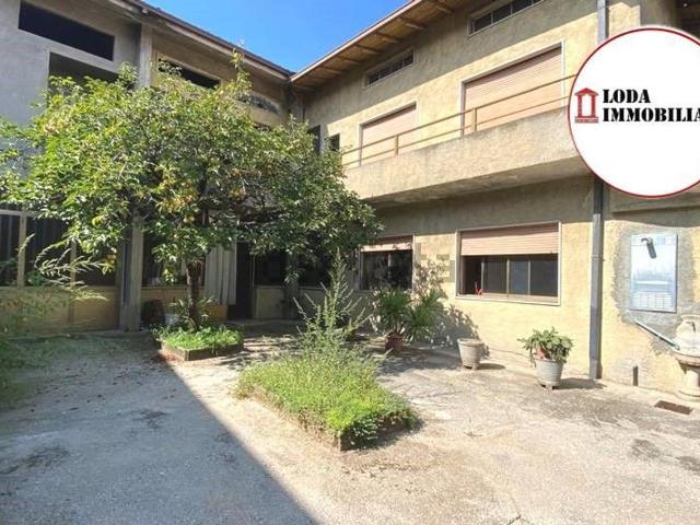 Villetta indipendente in vendita di 370 m² in Via San Rocco, 21