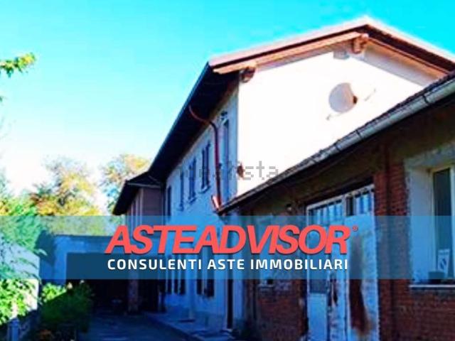 Villetta indipendente in vendita di 370 m² in Via Tortona, 78