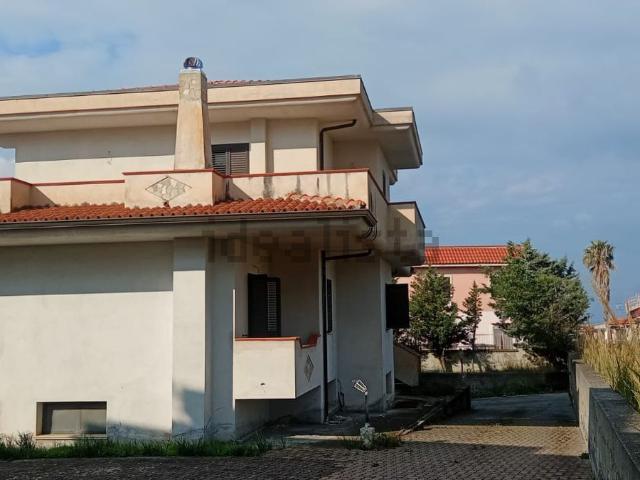 Villetta indipendente in vendita di 370 m² in Contrada Profondiero
