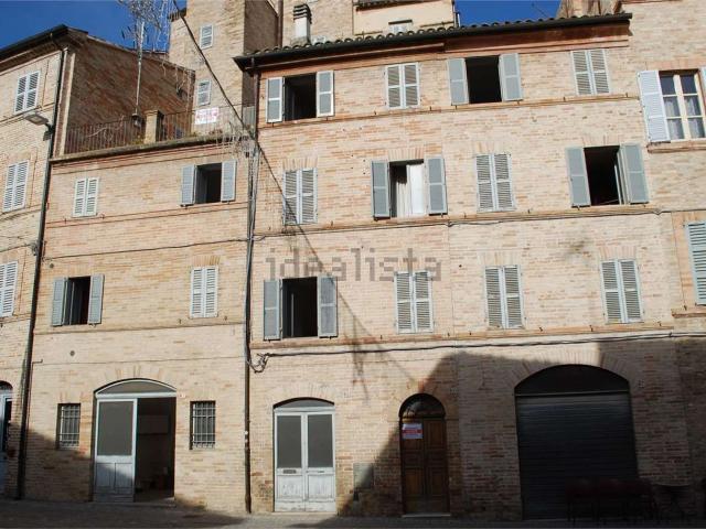 Villetta indipendente in vendita di 370 m² in Largo Giacomo Leopardi, 3
