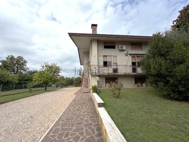 Villetta indipendente in vendita di 373 m²