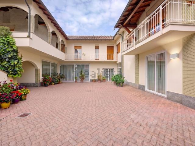 Villetta indipendente in vendita di 374 m² in Via Carlo Rossini, 21