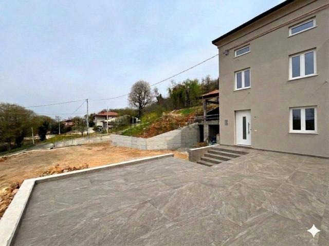 Villetta indipendente in vendita di 374 m² in Via Crosetta, 11