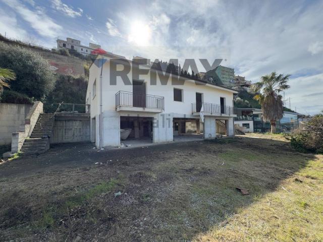 Villetta indipendente in vendita di 374 m² in Strada Statale 113 Settentrionale Sicula, 199