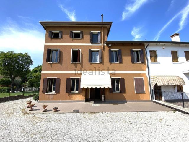 Villetta indipendente in vendita di 375 m²