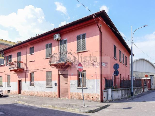 Villetta indipendente in vendita di 375 m² in Via Como