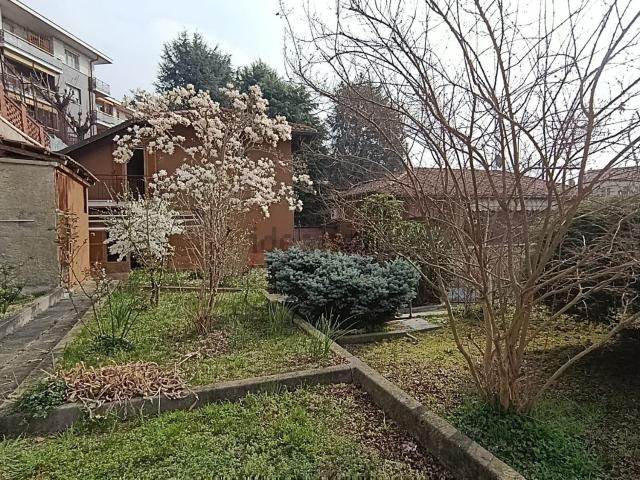 Villetta indipendente in vendita di 375 m² in Via Cavour