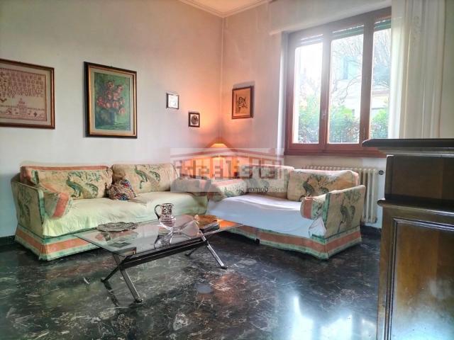 Villetta indipendente in vendita di 475 m² in Via Pistoiese