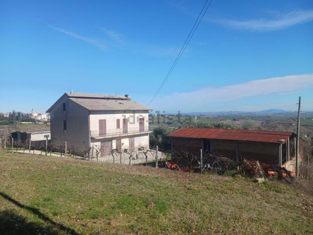 Villetta indipendente in vendita di 375 m² in Via Gabbiano