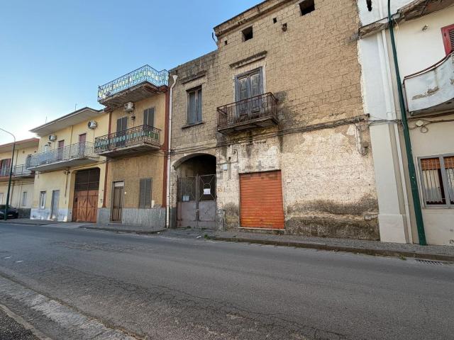 Villetta indipendente in vendita di 375 m² in Via Giuseppe Garibaldi