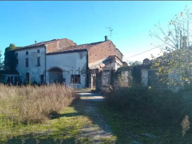 Villetta indipendente in vendita di 375 m² in Via Dossi Superiori