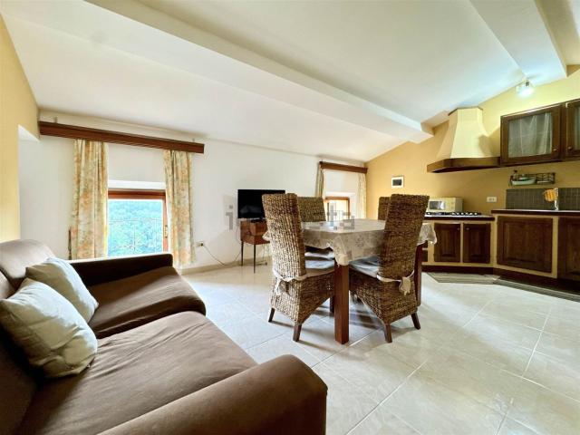 Villetta indipendente in vendita di 375 m² in Via della Torre