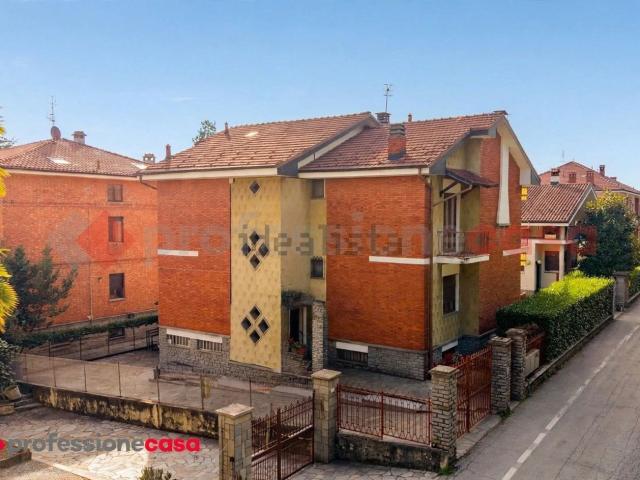 Villetta indipendente in vendita di 375 m² in Via Michelangelo Ferrero