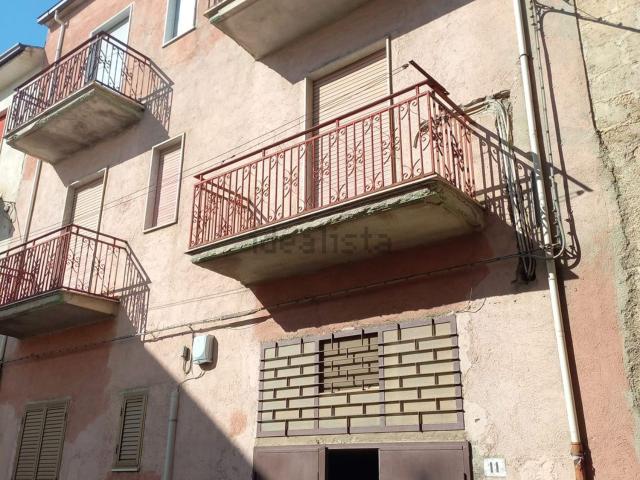 Villetta indipendente in vendita di 376 m² in Via Esaro