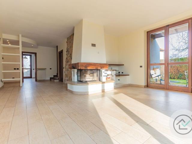Villetta indipendente in vendita di 376 m² in Via Filippo Turati, 1