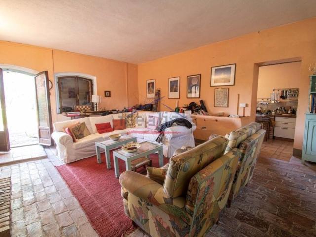 Villetta indipendente in vendita di 376 m² in Via Teso