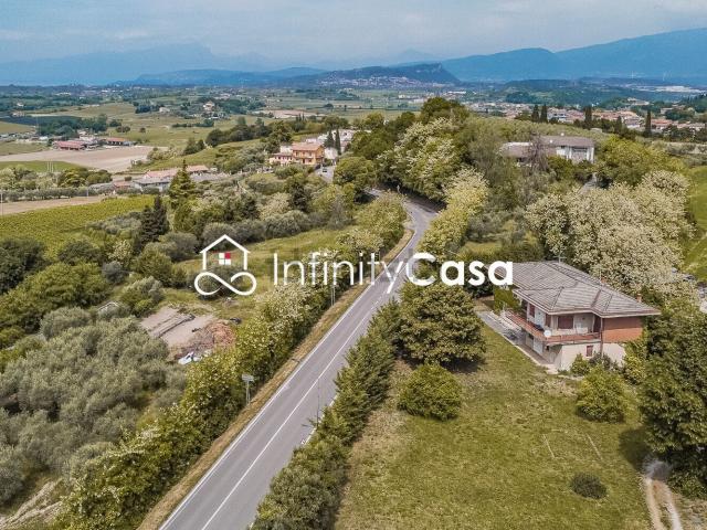 Villetta indipendente in vendita di 377 m²