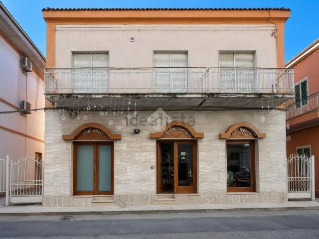 Villetta indipendente in vendita di 377 m² in Via Buccari, 37
