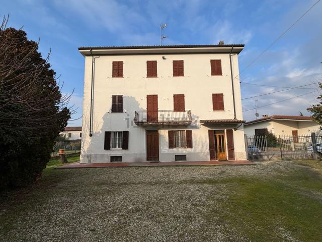 Villetta indipendente in vendita di 379 m² in Via Tito Carbone