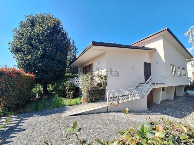 Villetta indipendente in vendita di 380 m²