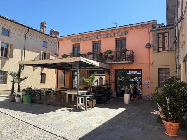 Villetta indipendente in vendita di 380 m²