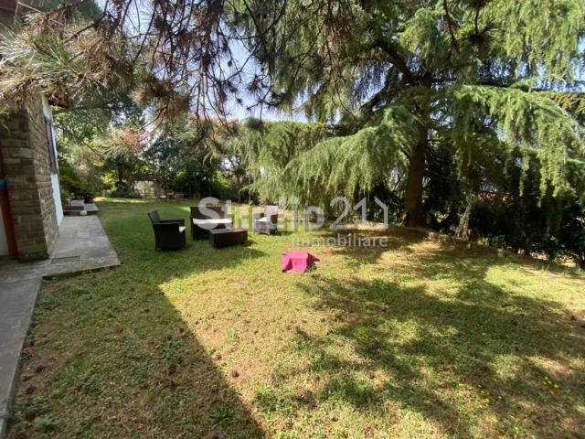 Villetta indipendente in vendita di 380 m²