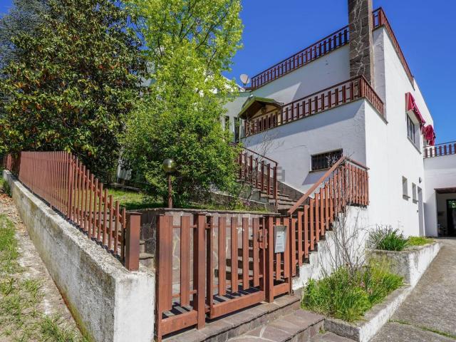 Villetta indipendente in vendita di 380 m² in Via Bottego