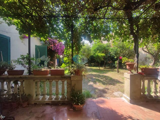 Villetta indipendente in vendita di 380 m² in Via Giuseppe Verdi