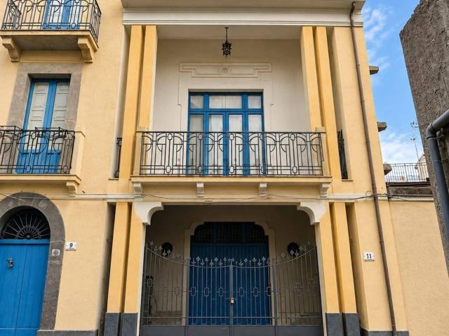 Villetta indipendente in vendita di 380 m² in Via Guglielmo Marconi, 7