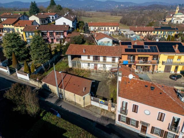 Villetta indipendente in vendita di 380 m² in Via IV Novembre