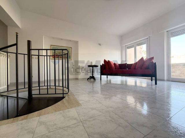 Villetta indipendente in vendita di 380 m² in Via Marino Torre, 56