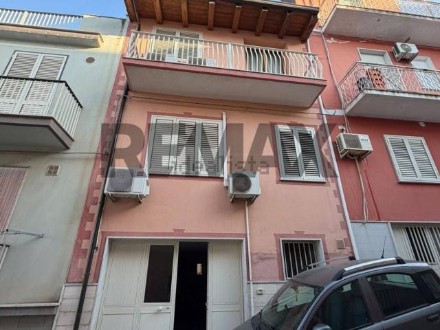 Villetta indipendente in vendita di 380 m² in Via Mariannina Coffa, 80