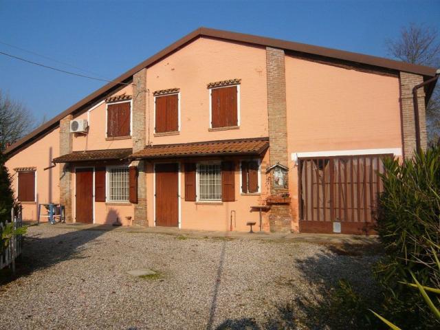 Villetta indipendente in vendita di 380 m² in Via Massafiscaglia