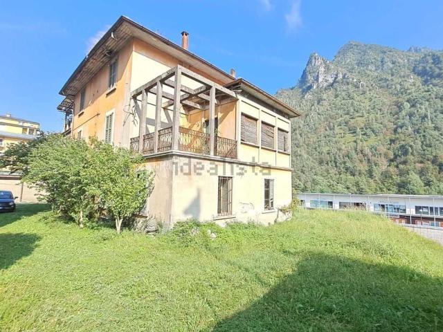 Villetta indipendente in vendita di 380 m² in Via Santuario, 2