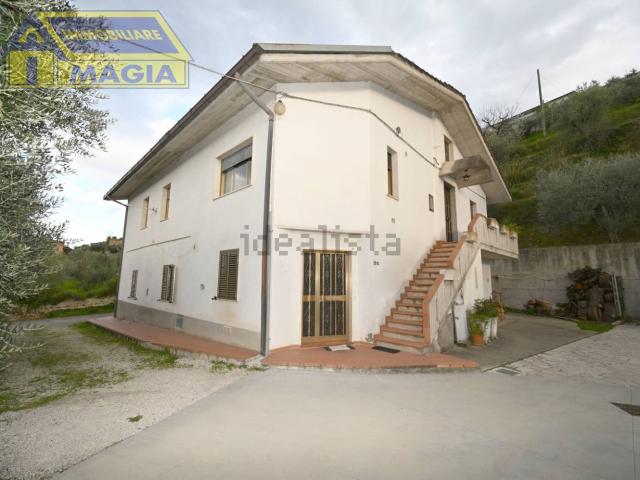 Villetta indipendente in vendita di 380 m² in Via Po, 3