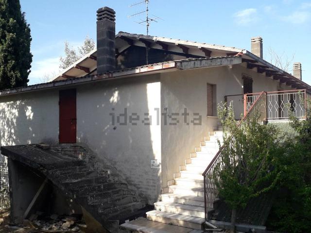 Villetta indipendente in vendita di 380 m² in Via Pomaro