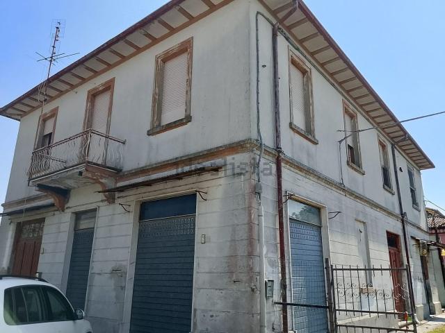Villetta indipendente in vendita di 380 m² in Via Travaglio, 162