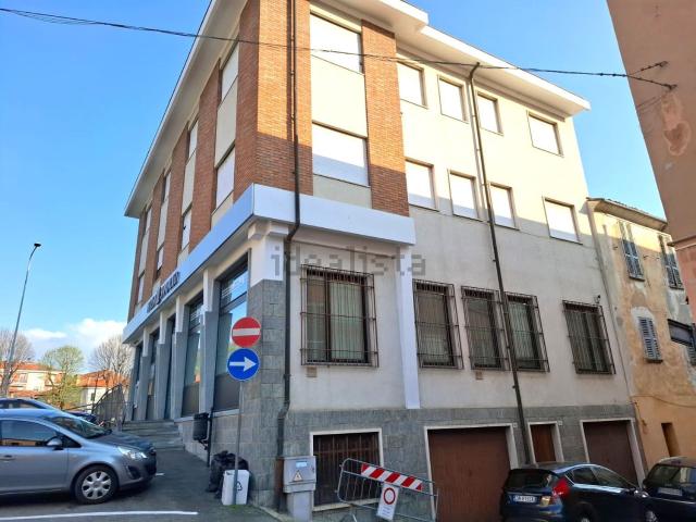 Villetta indipendente in vendita di 380 m² in Viale Guglielmo Marconi, 8