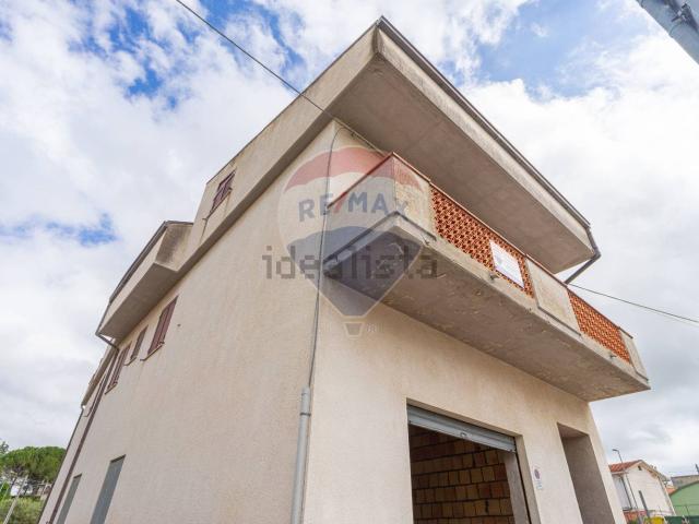 Villetta indipendente in vendita di 380 m² in Corso del Popolo