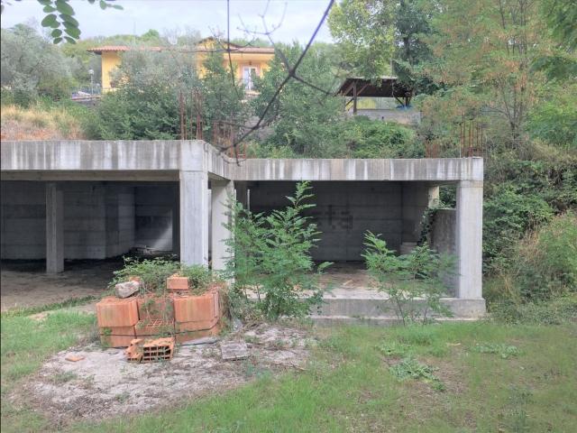 Villetta indipendente in vendita di 380 m² in Strada Comunale Belvedere Castellone, 22